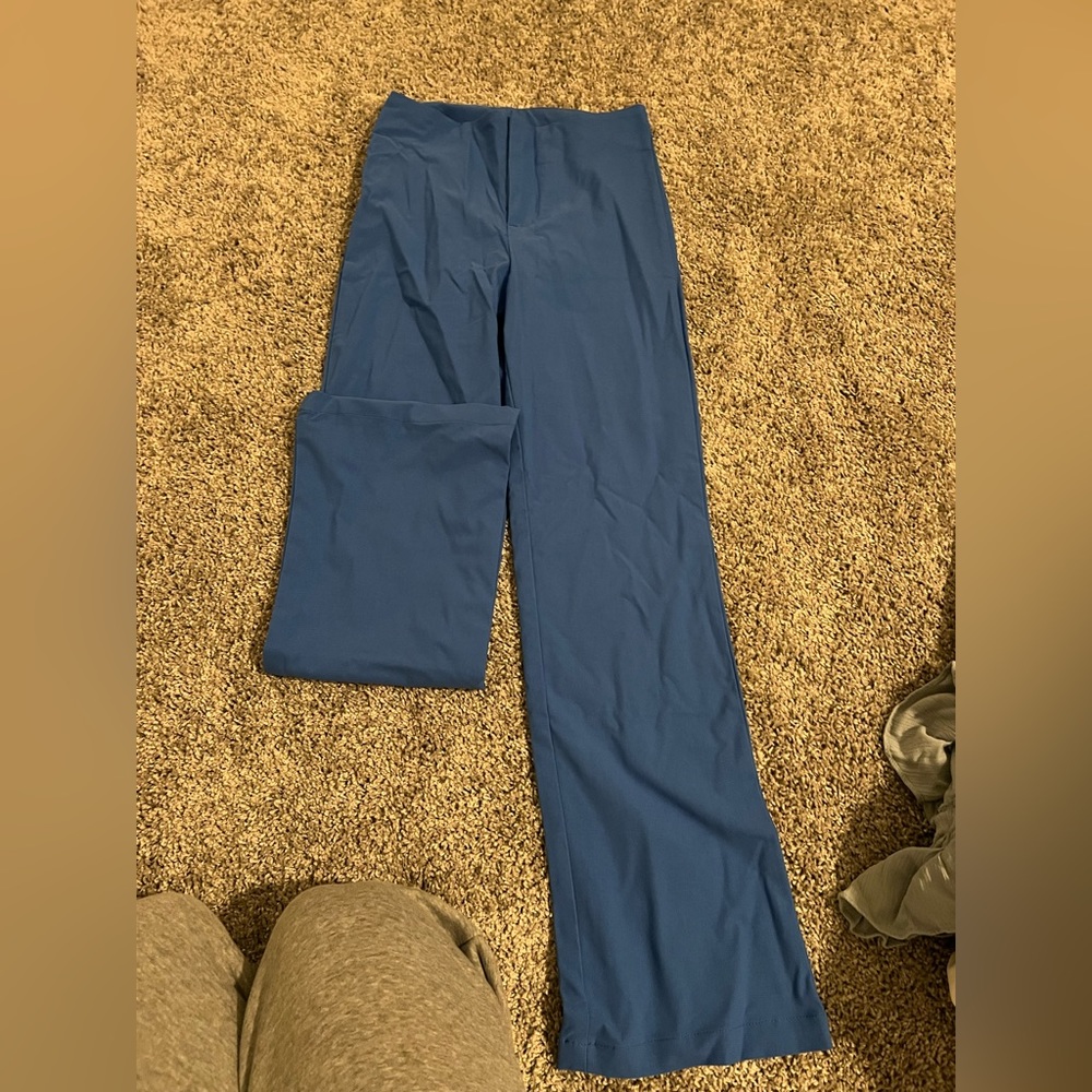 H&M work pants, new with tags (also have in brown), very cute! XS